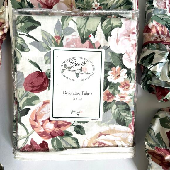 Croscill Arbor Rose complete bedding pillows and curtain set - Picture 8 of 16